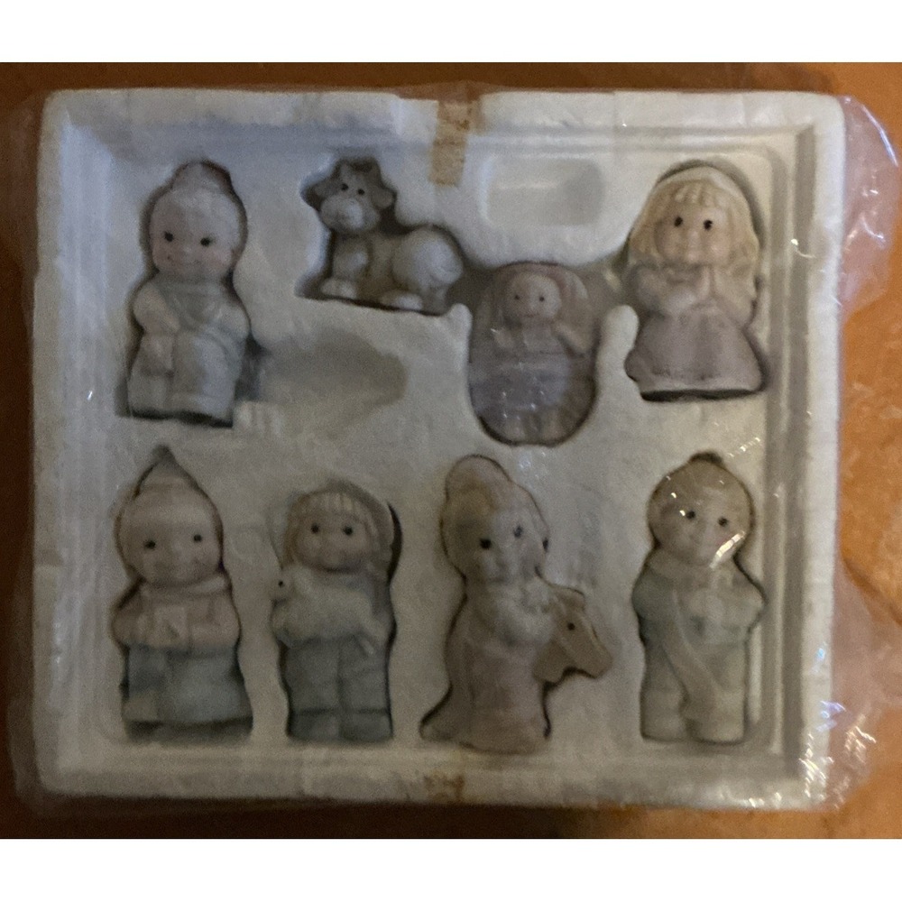 Vintage Children Christmas Nativity Set of 8 Made in Taiwan‎ Soft Pastels 1980s